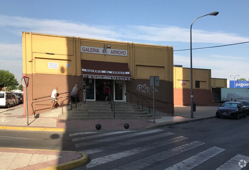 Calle de la Comunidad de Madrid, 1, Fuenlabrada, Madrid for sale - Building Photo - Image 1 of 2