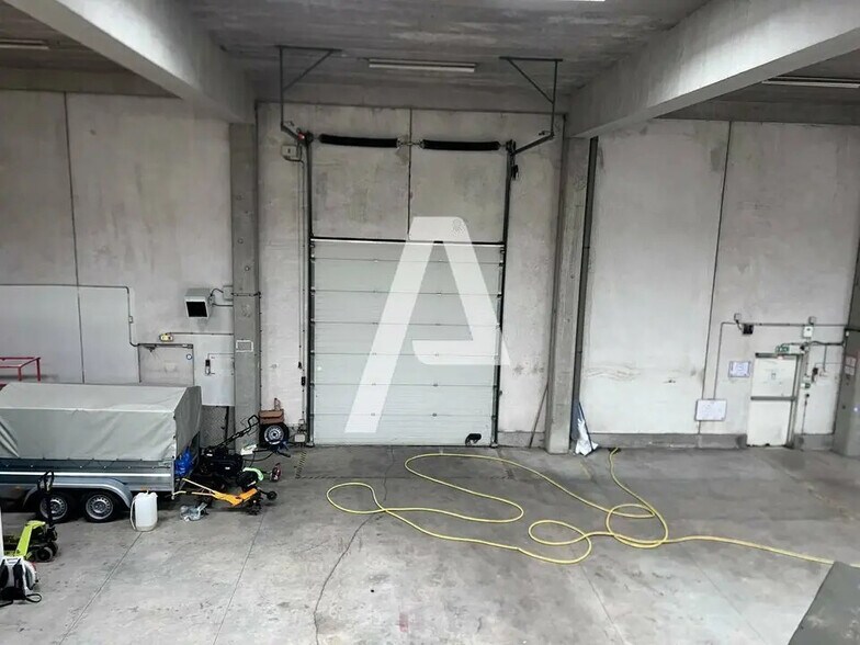 Light Industrial in Vitry-sur-Seine to rent - Interior Photo - Image 3 of 5