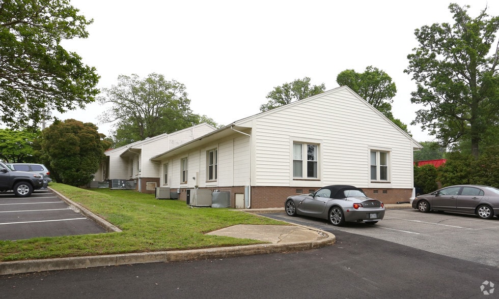 3210 Skipwith Rd, Richmond, VA for rent - Building Photo - Image 3 of 4