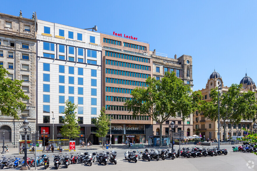 Plaça De Catalunya, Barcelona, Barcelona for rent - Building Photo - Image 2 of 5