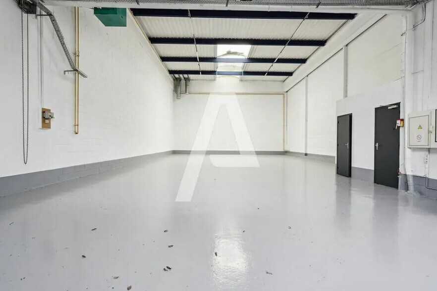 Industrial in Bonneuil-sur-Marne to rent - Interior Photo - Image 2 of 8