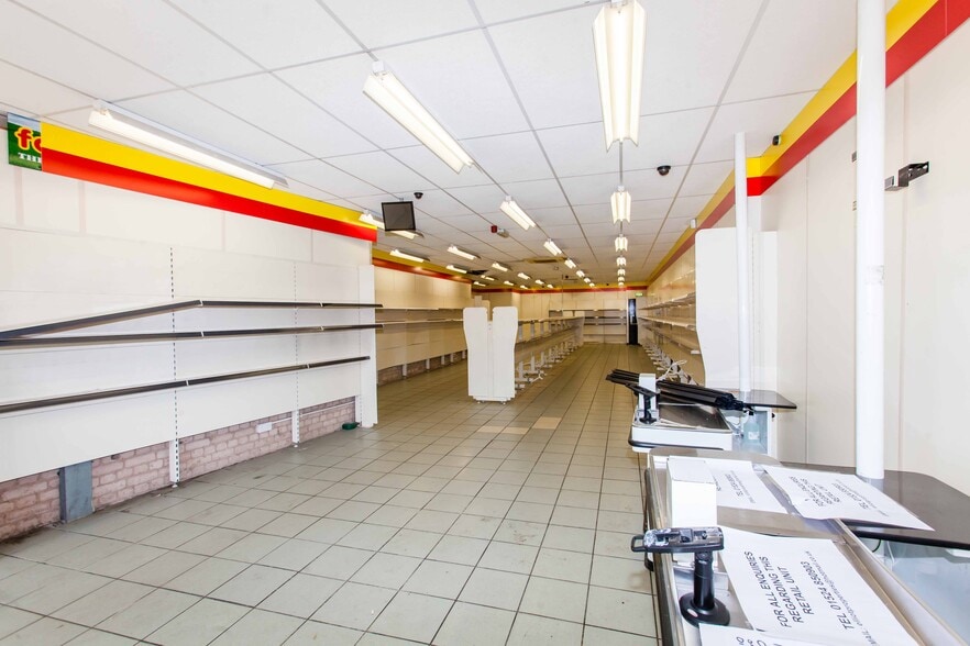 32-34 Market Pl, Bolsover to rent - Building Photo - Image 2 of 4