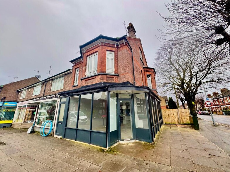 139 High Street North, Dunstable for sale - Building Photo - Image 1 of 5
