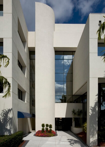 8725 NW 18th Ter, Miami, FL to rent - Building Photo - Image 2 of 12