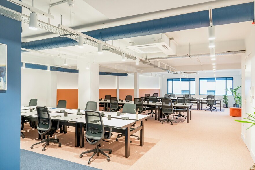 85 Great Eastern St, London to rent - Interior Photo - Image 2 of 42