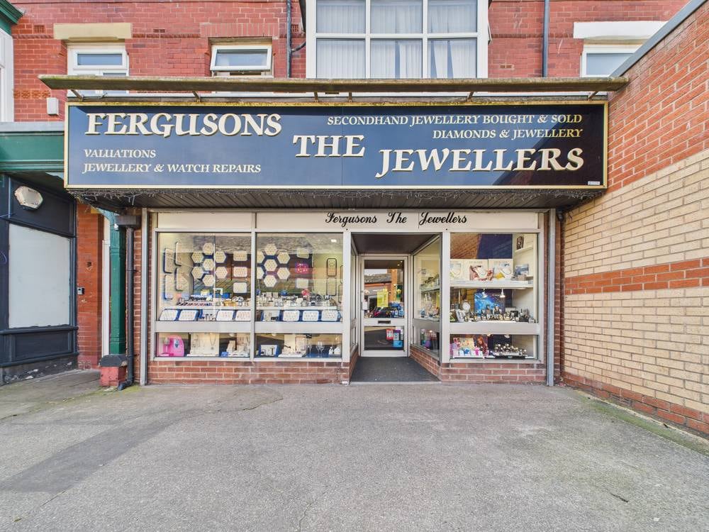 38-44 Victoria Rd W, Thornton Cleveleys to rent Building Photo- Image 1 of 2