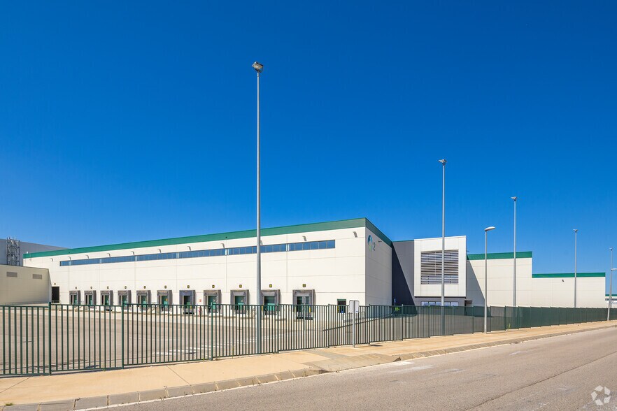 Industrial in La Bisbal del Penedès, Tarragona to rent - Building Photo - Image 2 of 3
