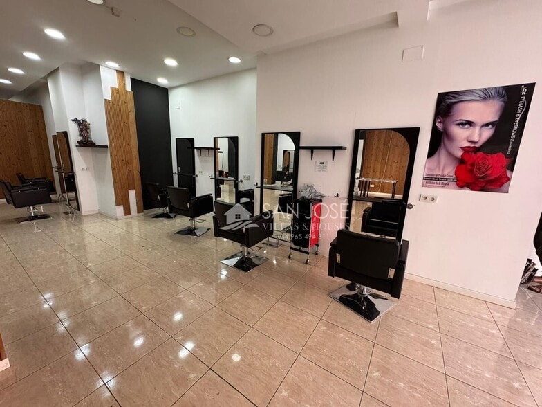 Retail in Novelda for sale - Interior Photo - Image 1 of 11