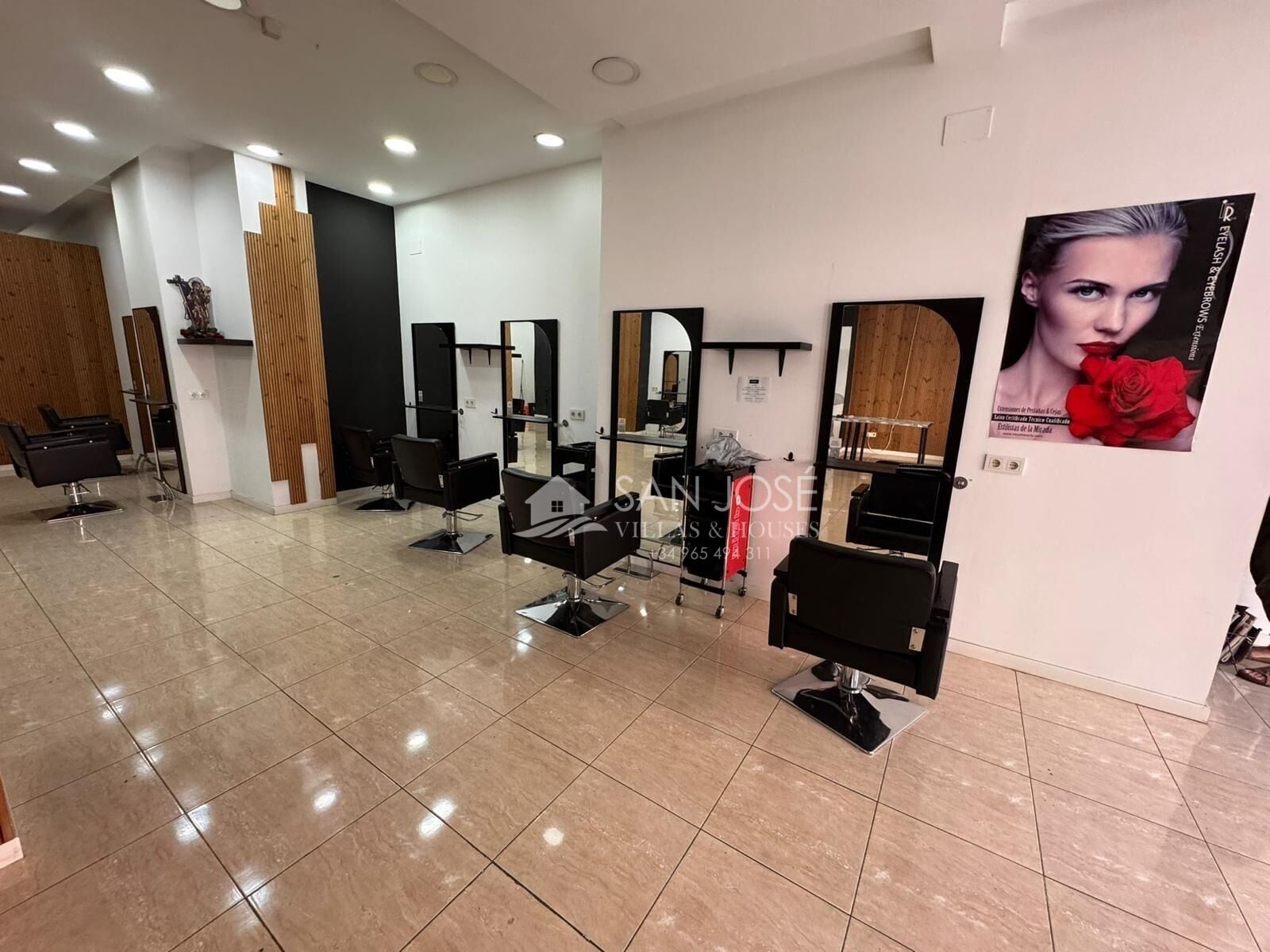 Retail in Novelda for sale Interior Photo- Image 1 of 12
