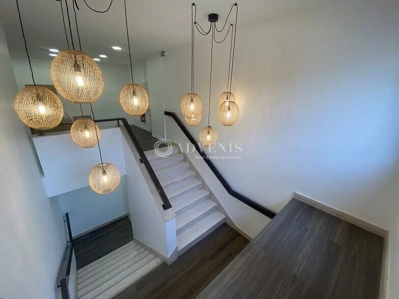 Office in Viroflay to rent - Interior Photo - Image 3 of 7