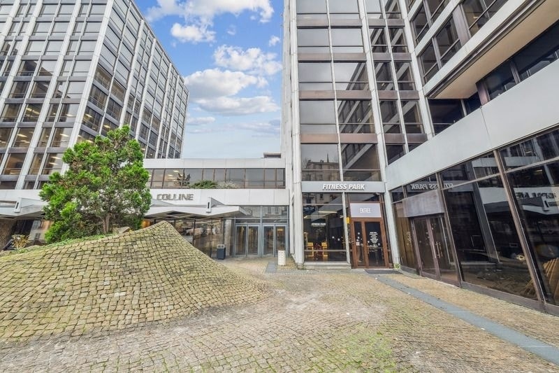 4-6 Rue D'Orleans, Saint-Cloud to rent - Building Photo - Image 1 of 14