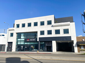 11925 Wilshire Blvd, Los Angeles, CA for rent Building Photo- Image 1 of 11