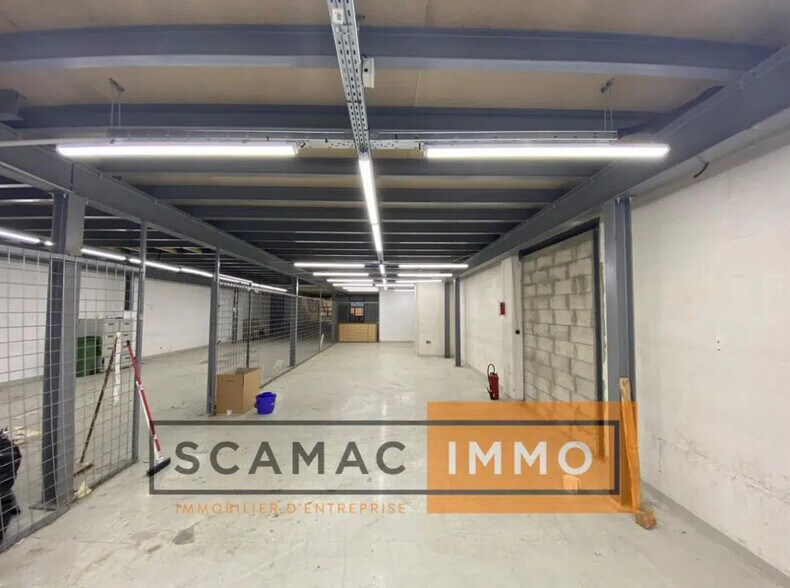Industrial in Pantin to rent - Interior Photo - Image 2 of 15