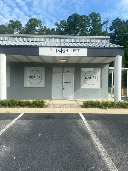 740 E General Stewart Way, Hinesville, GA for rent - Building Photo - Image 2 of 18