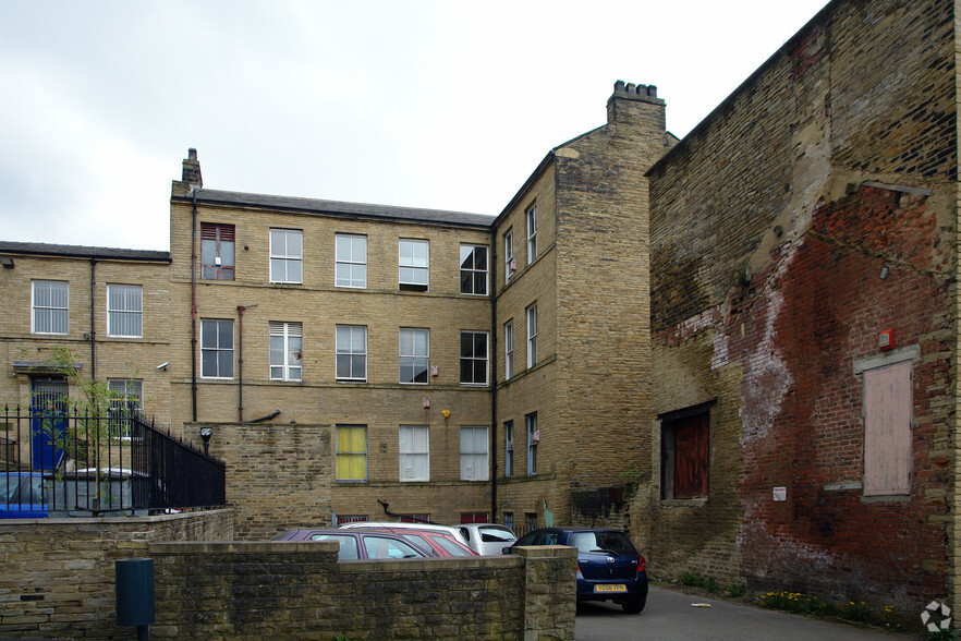 7 Burnett St, Bradford for sale - Building Photo - Image 2 of 6