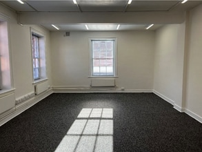 Millmead, Guildford to rent Interior Photo- Image 1 of 1