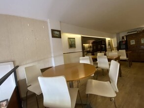 Retail in Barcelona, Barcelona to rent Interior Photo- Image 2 of 4