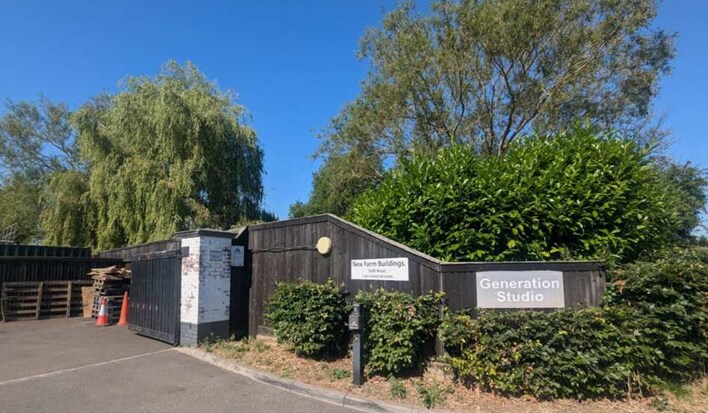 4 Drift Rd, Maidenhead for sale - Primary Photo - Image 1 of 1