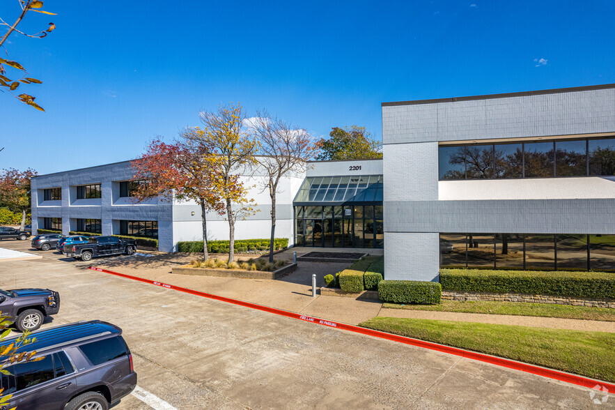 2201 N Central Expy, Richardson, TX for rent - Building Photo - Image 1 of 14