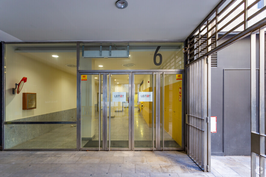 Office in Carrer De Rivadeneyra, 6, Barcelona for rent - Building Photo - Image 3 of 6