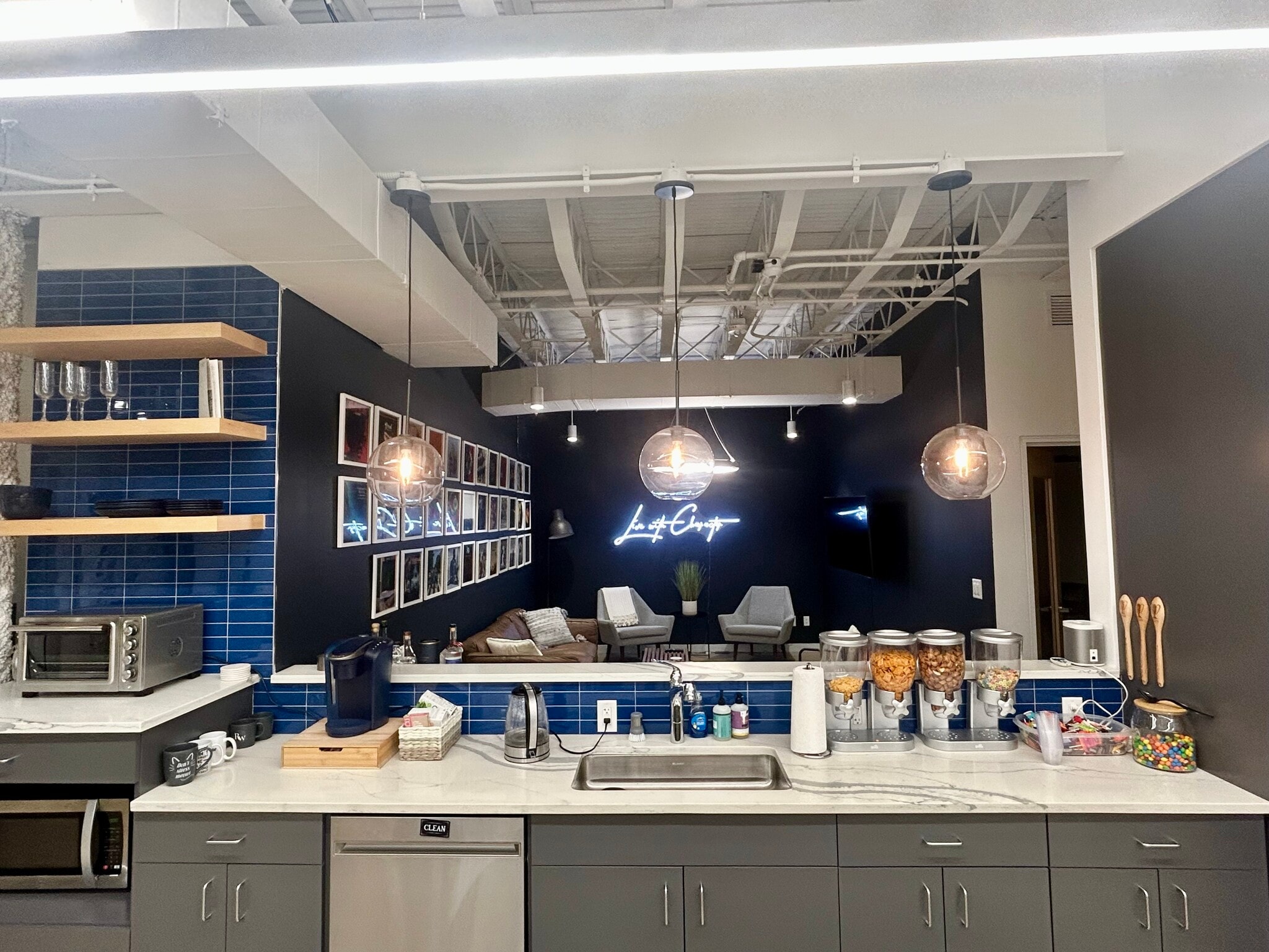 15 W Cherry St, Columbus, OH to rent Interior Photo- Image 1 of 4