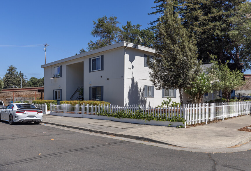 211 Lincoln St, Santa Rosa, CA for sale - Building Photo - Image 3 of 18