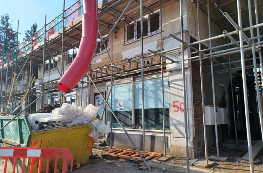 50 Nutfield Rd, Merstham to rent - Primary Photo - Image 2 of 2