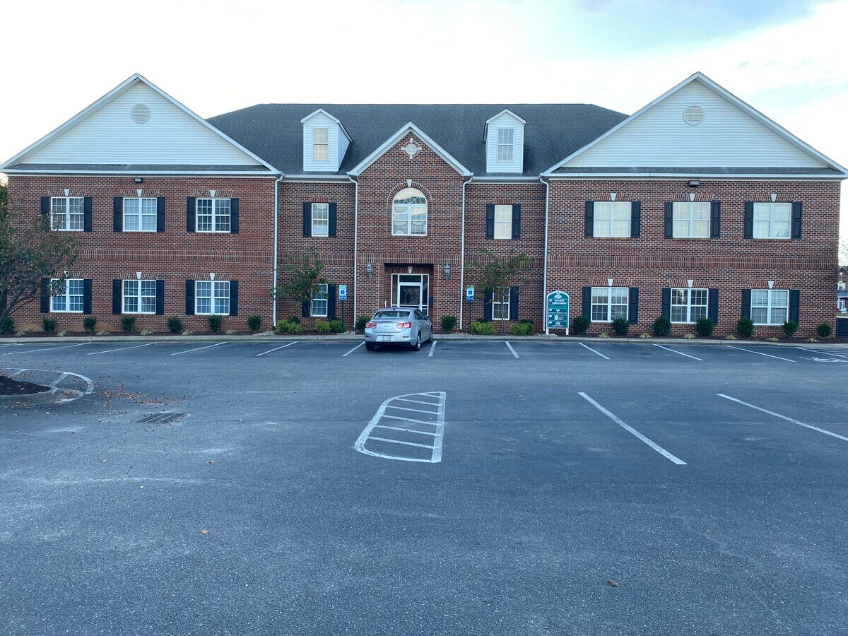 2931 Breezewood Ave, Fayetteville 28303 UK