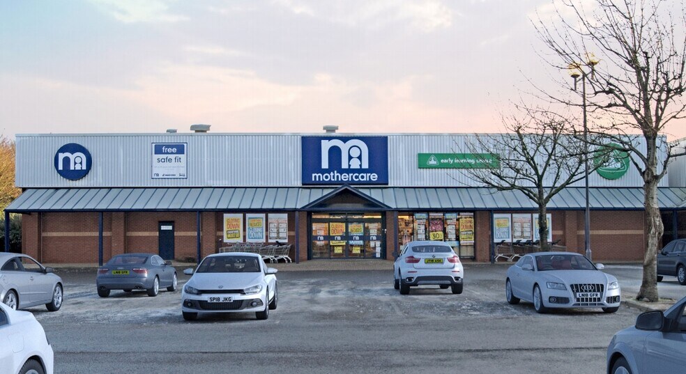 Mariners Way, Preston for sale - Primary Photo - Image 1 of 1