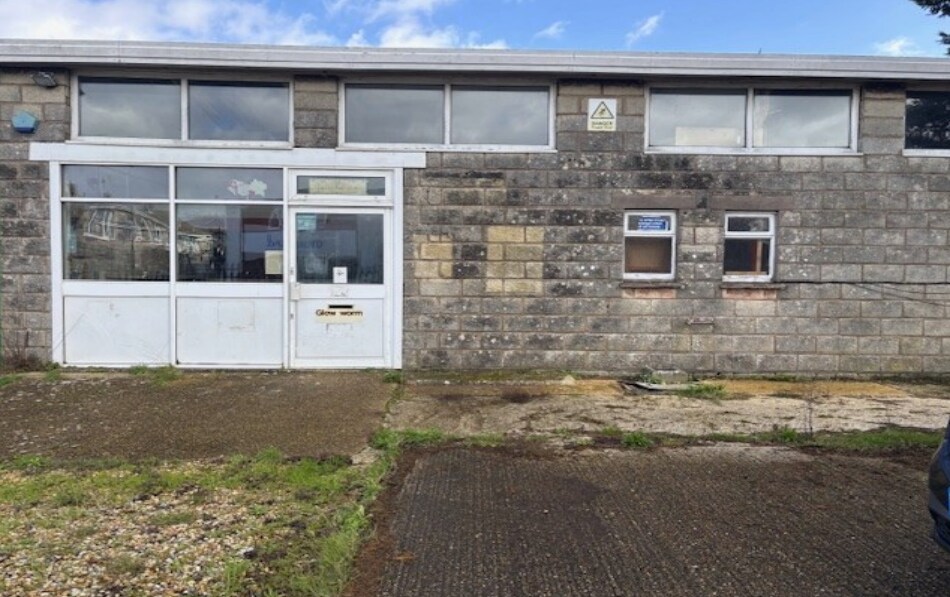 College Close, Sandown for sale Primary Photo- Image 1 of 2