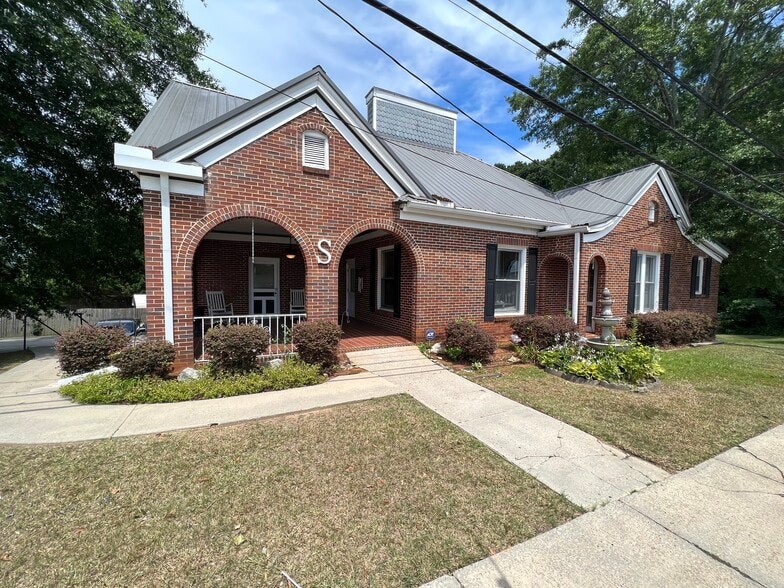 100 N Fifth St, Manchester, GA for sale - Building Photo - Image 1 of 33