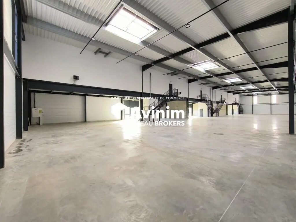 Location Entrepôt 618 m² à 1 230 m² - Photo 1