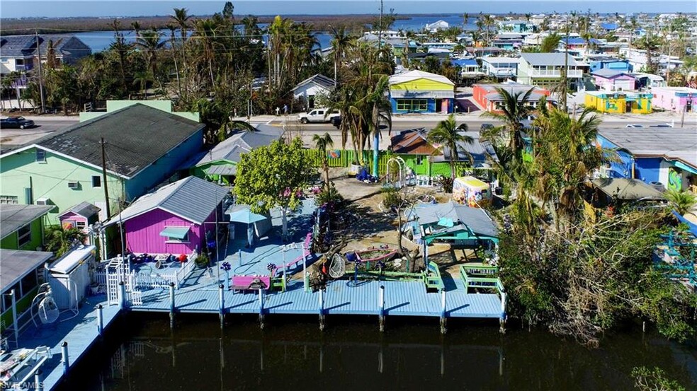 4637 Pine Island Rd Nw, Matlacha, FL for sale - Building Photo - Image 3 of 32