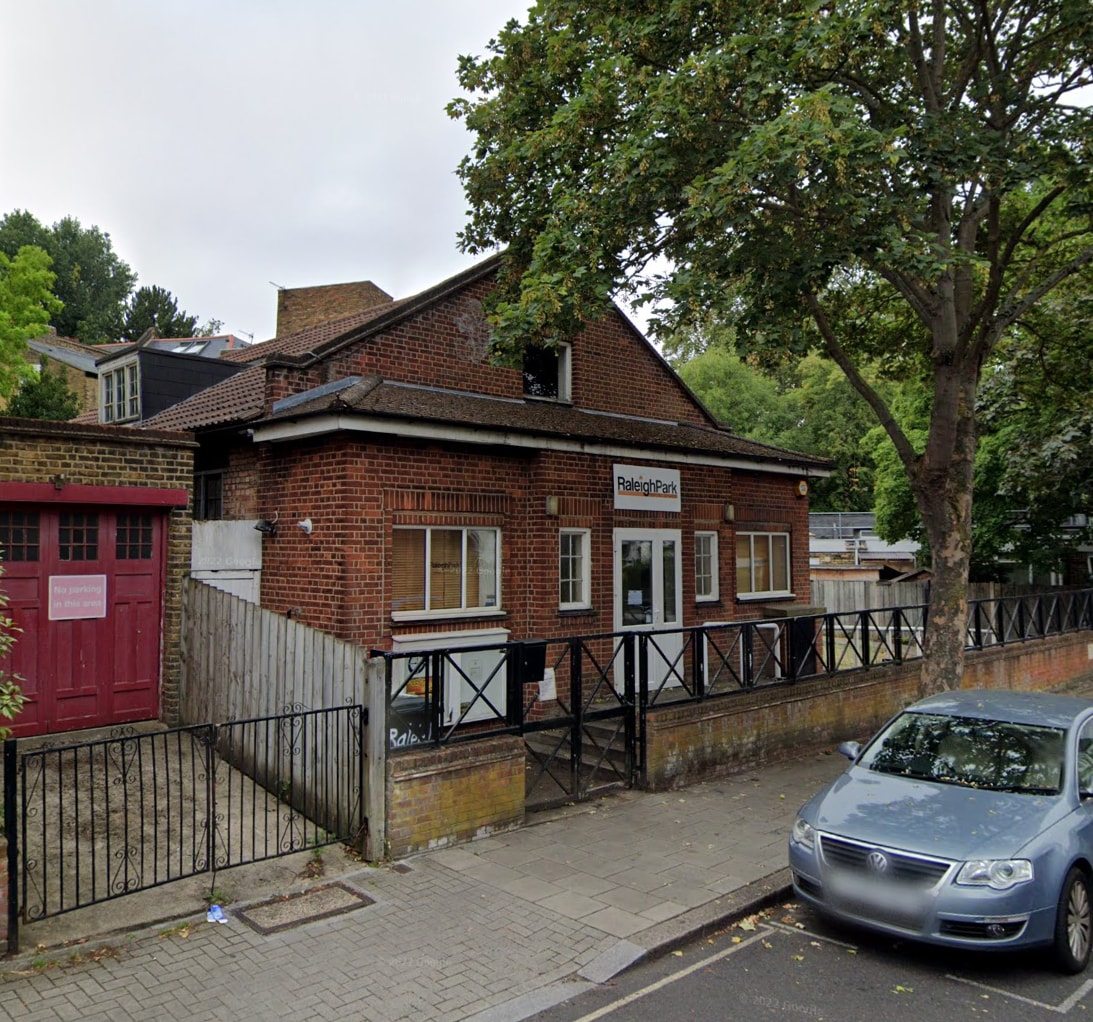 2 Arodene Rd, London for sale Primary Photo- Image 1 of 2