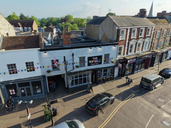 More details for 10 Market Sq, Leighton Buzzard - Retail for Sale