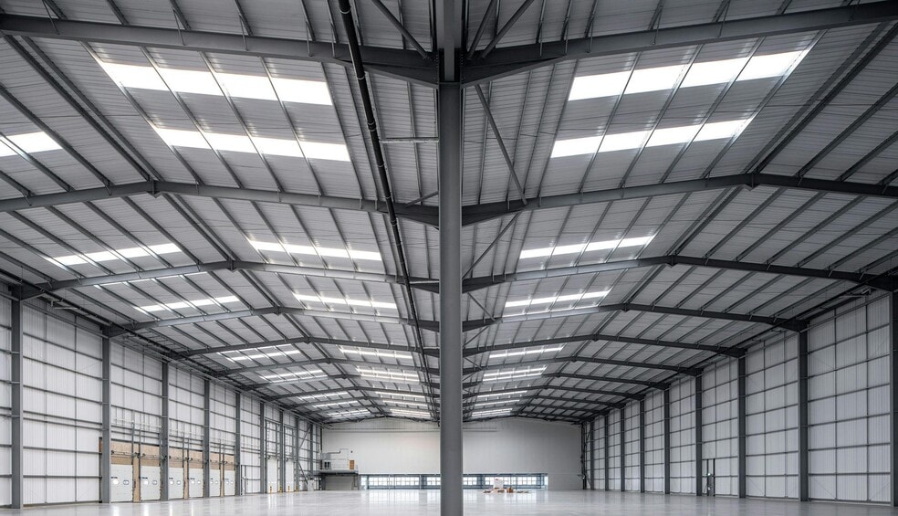 Chelmsford Rd, Rayleigh to rent - Building Photo - Image 2 of 10