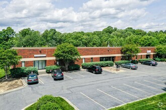 111 Cupped Oak Dr, Matthews, NC for rent Building Photo- Image 1 of 9