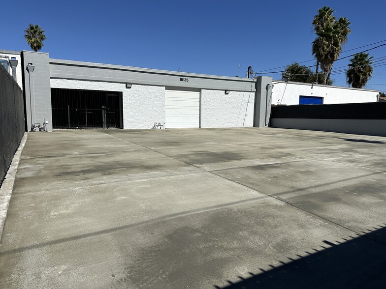 16135 Wyandotte St, Van Nuys, CA for rent - Building Photo - Image 1 of 7