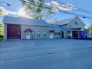 3859 Oneida St, New Hartford, NY for rent Building Photo- Image 1 of 3