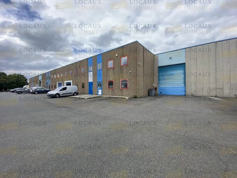 Light Industrial in Argenteuil to rent - Building Photo - Image 2 of 3