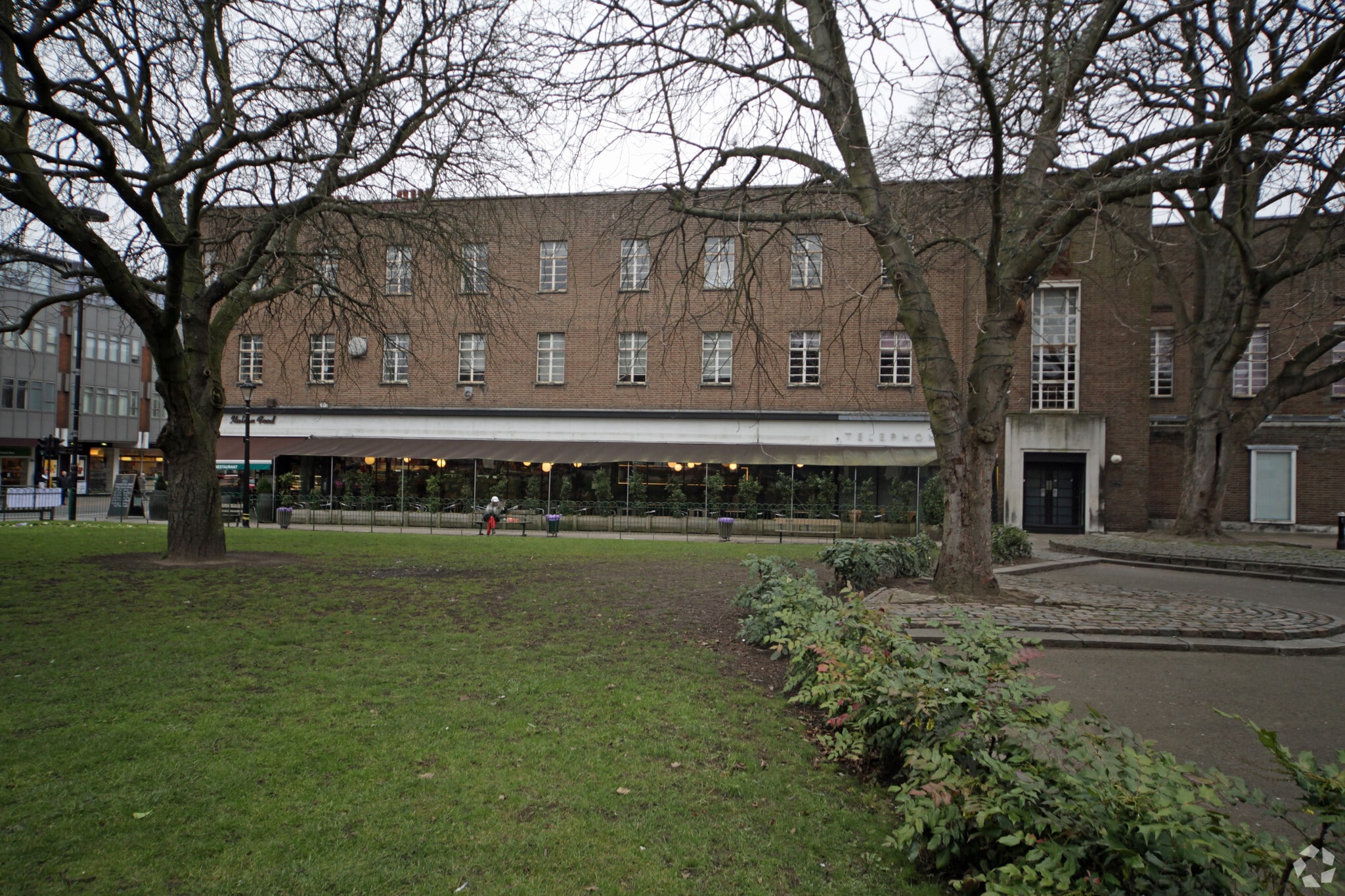26 The Broadway, London to rent Primary Photo- Image 1 of 7