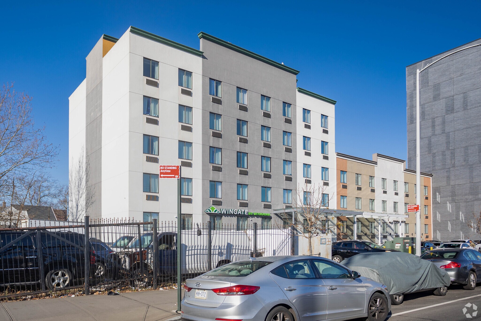 1021 Beach 21st St, Far Rockaway, NY for sale Primary Photo- Image 1 of 1