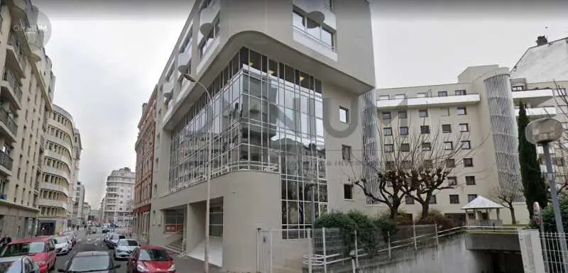 Office in Lyon to rent - Building Photo - Image 1 of 5