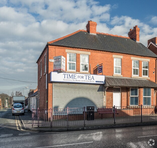 84 Chester Rd W, Deeside for sale - Primary Photo - Image 1 of 1