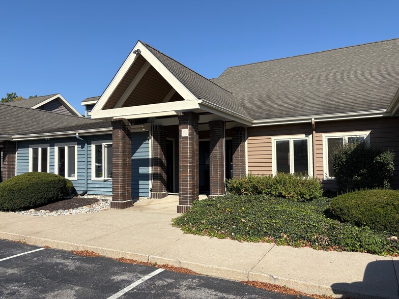 4630 W Jefferson Blvd, Fort Wayne, IN for rent - Building Photo - Image 1 of 6