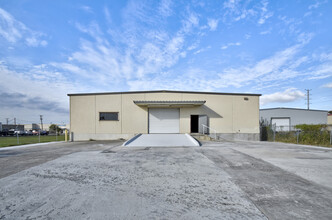 4930 Center Park Blvd, San Antonio, TX for rent Building Photo- Image 1 of 18