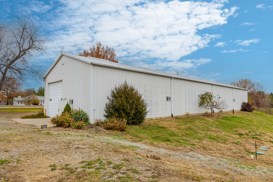 2090 Idaho Dr, Pella, IA for sale - Building Photo - Image 3 of 24