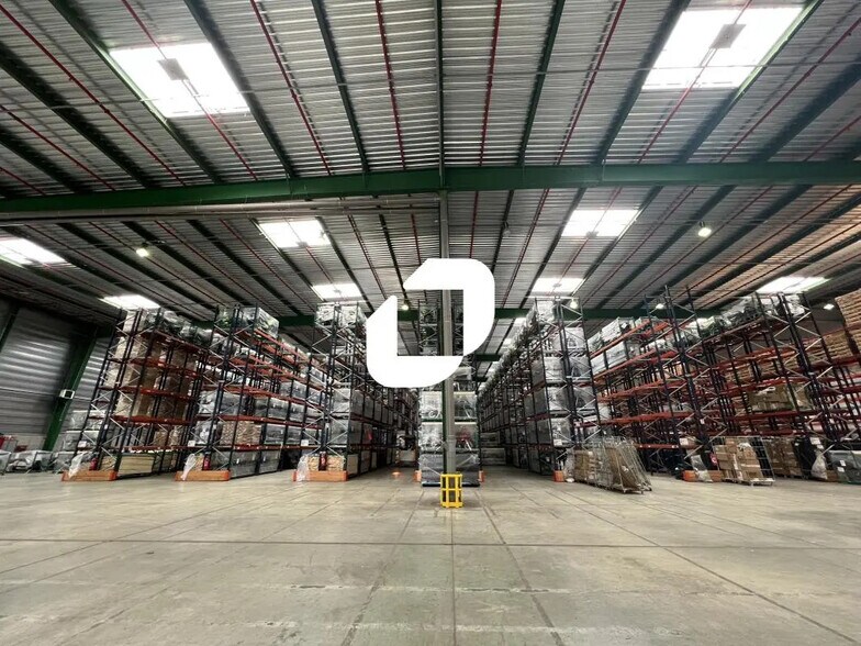 Office in Villabé to rent - Interior Photo - Image 3 of 4