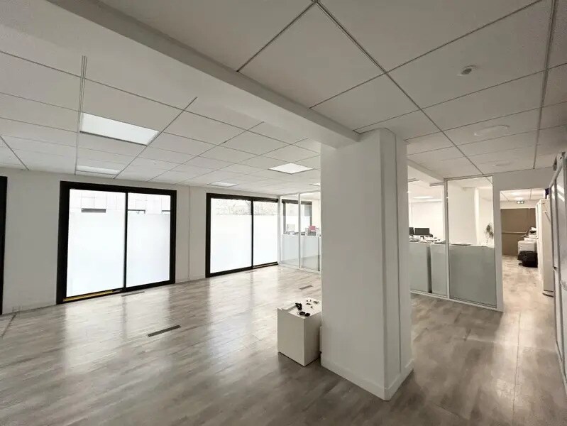 35-37 Rue Louis Guérin, Villeurbanne to rent Building Photo- Image 1 of 10