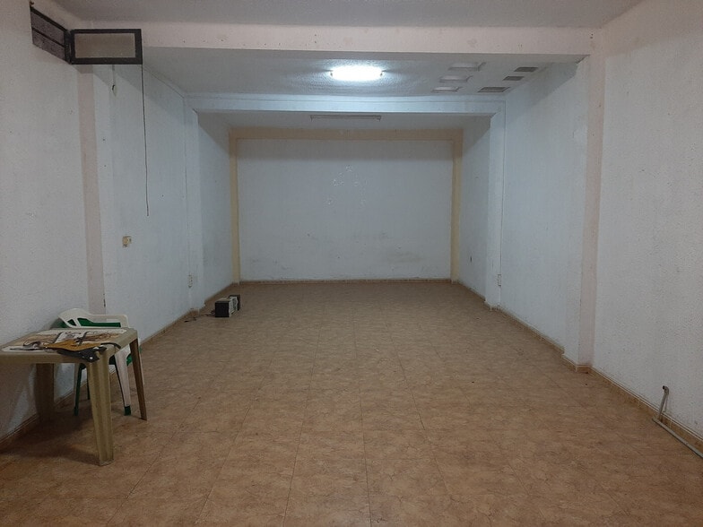 Carrer Albuixarres, 53, Alzira, Valencia to rent - Building Photo - Image 2 of 13